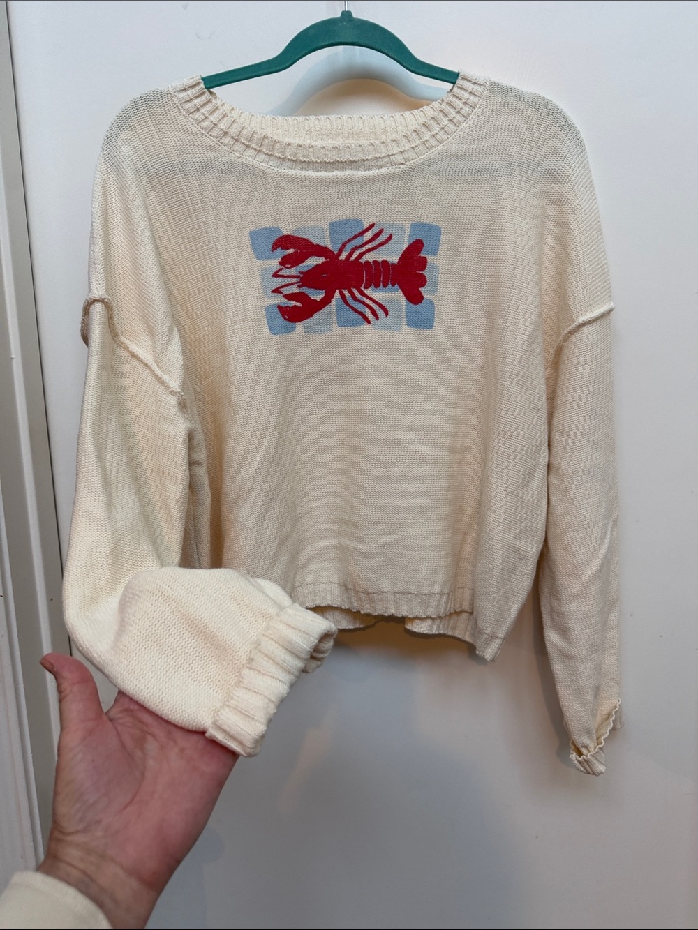 Cream Crewneck Sweater w Red Lobster Graphic Bouffants and Broken Hearts XL